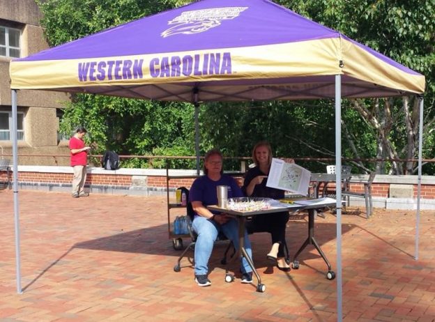 Welcome Booth Kicks Off New Semester